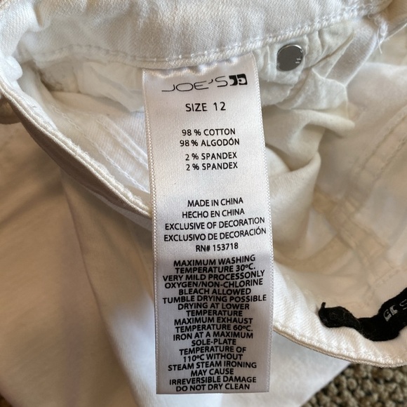 Joe’s White Jeans Size 12 in Like New Condition - Picture 7 of 9